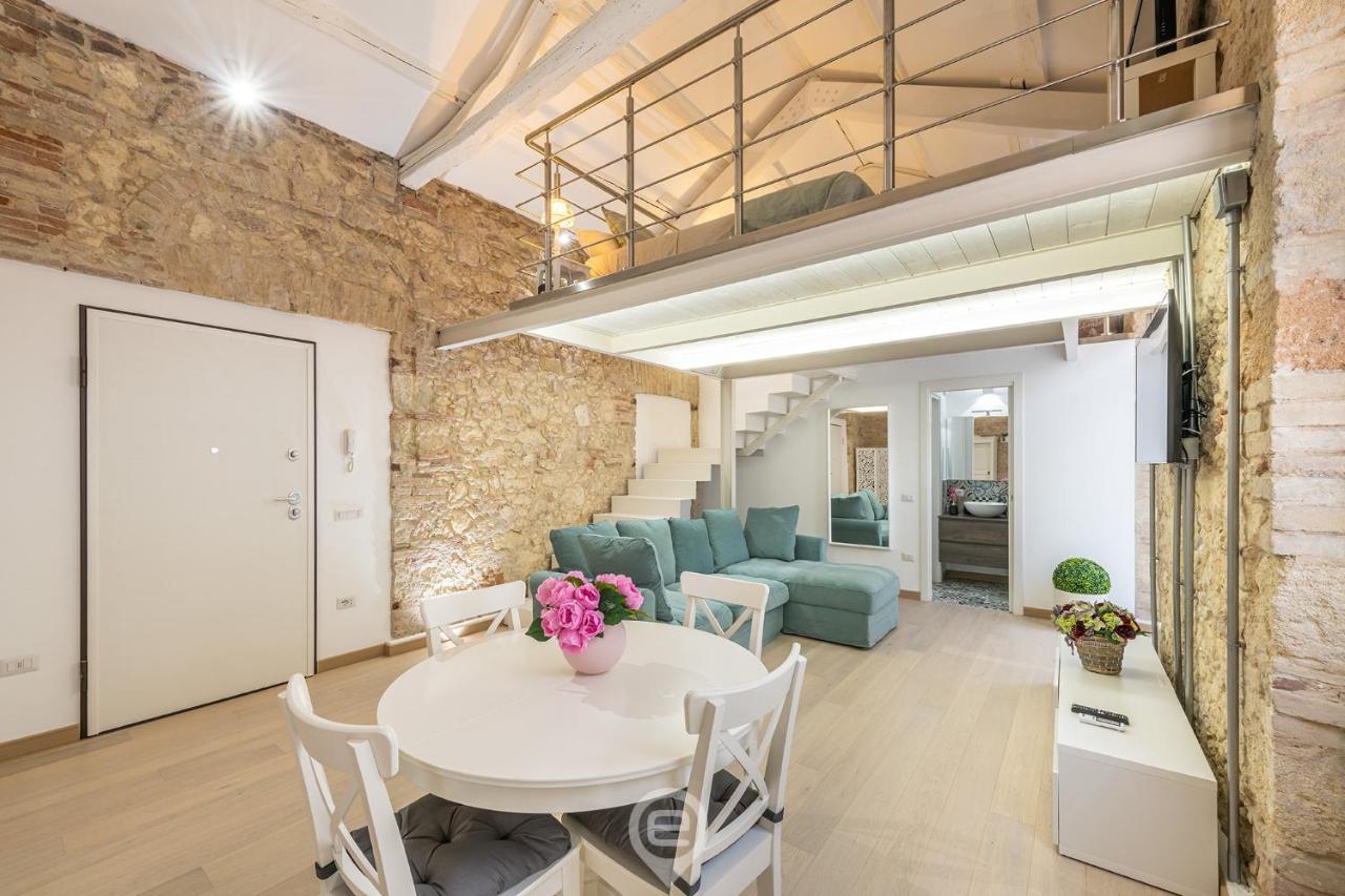 Adriana'S New Loft Apartment Каляри Екстериор снимка